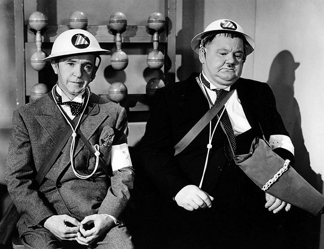 Air Raid Wardens - Filmfotók - Stan Laurel, Oliver Hardy