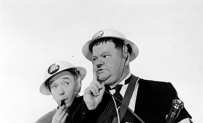 Dick und Doof: Schrecken aller Spione - Werbefoto - Stan Laurel, Oliver Hardy