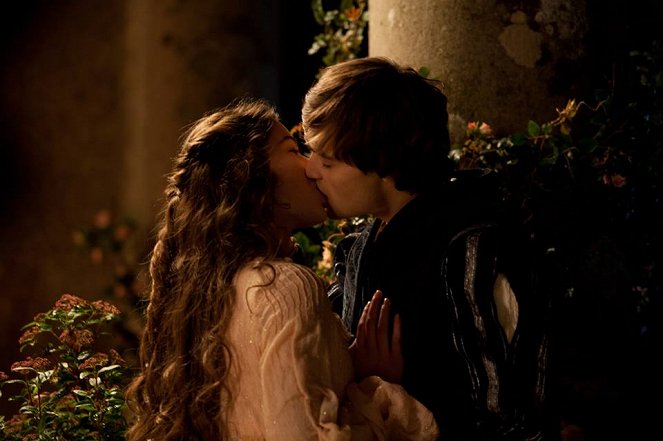 Romeo and Juliet - De la película - Hailee Steinfeld, Douglas Booth