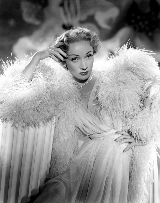 Hrůza na jevišti - Promo - Marlene Dietrich