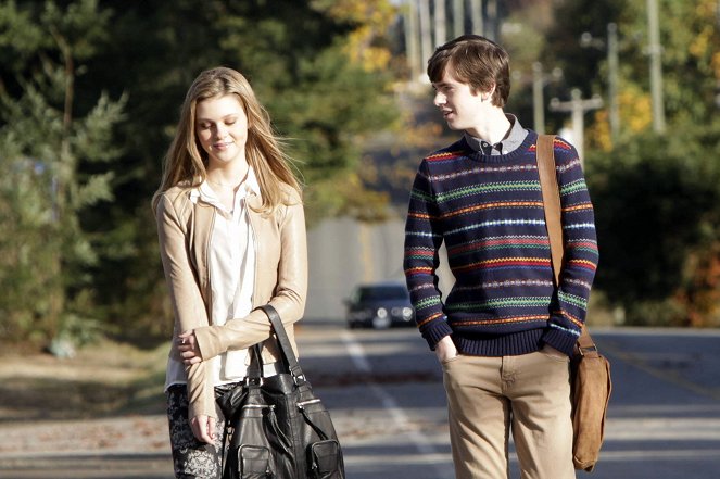 Bates Motel - Valitsitpa kivan kaupungin, Norma... - Kuvat elokuvasta - Nicola Peltz, Freddie Highmore