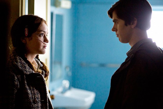 Bates Motel - What's Wrong with Norman - Do filme - Olivia Cooke, Freddie Highmore