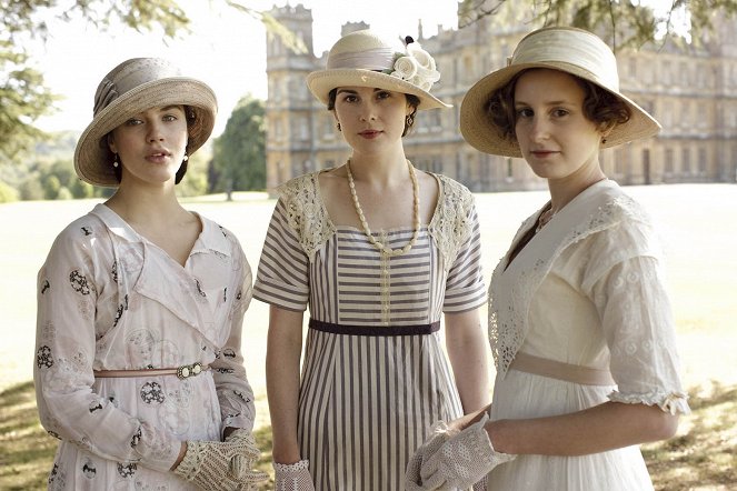 Downton Abbey - Forgatási fotók - Jessica Brown Findlay, Michelle Dockery, Laura Carmichael