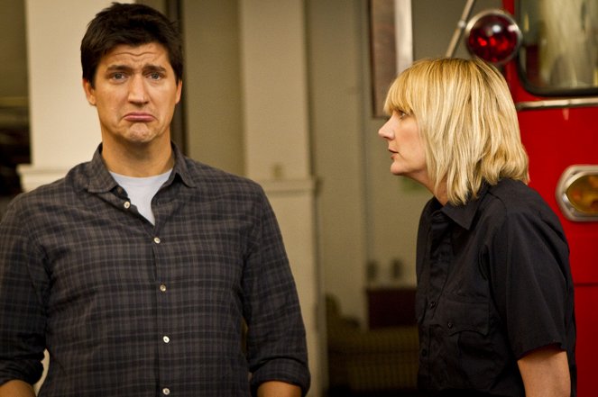 Burning Love - Filmfotos - Ken Marino