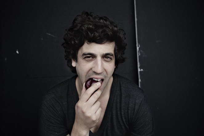 Sose növünk fel - Promóció fotók - Max Boublil