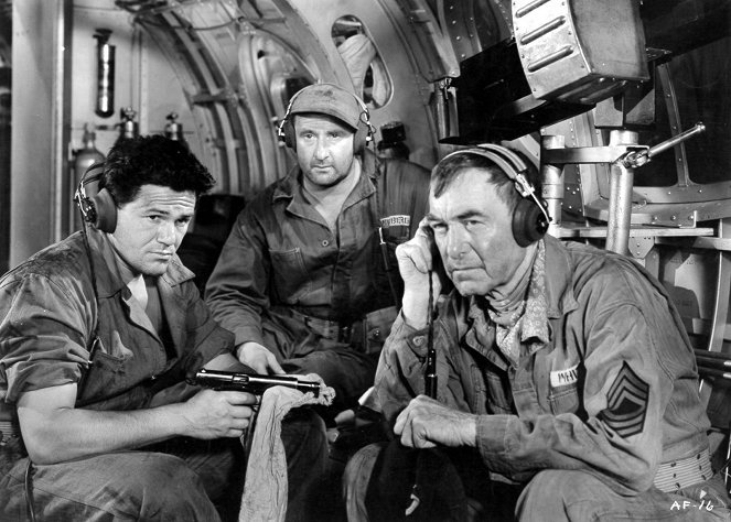 Air Force - Filmfotos - John Garfield, George Tobias, Harry Carey