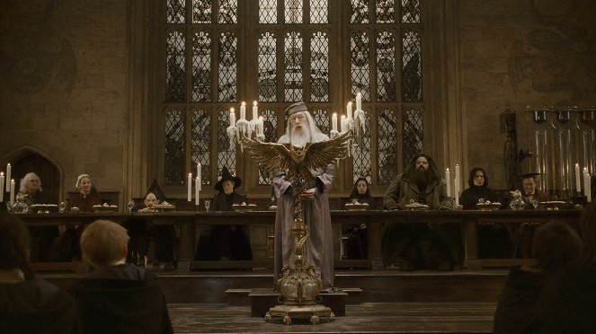 Harry Potter and the Half-Blood Prince - Photos - Gemma Jones, Warwick Davis, Maggie Smith, Michael Gambon, Robbie Coltrane, Alan Rickman, Jim Broadbent