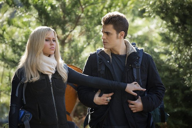 The Vampire Diaries - Down the Rabbit Hole - Van film - Claire Holt, Paul Wesley