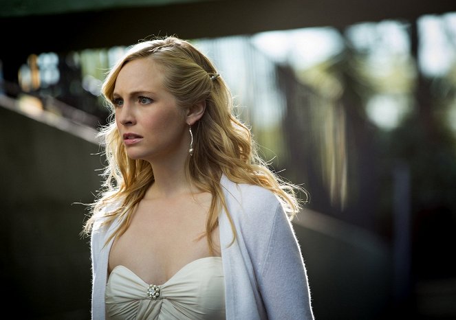 The Vampire Diaries - O Come, All Ye Faithful - Van film - Candice King