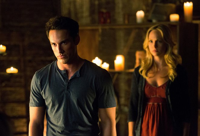 The Vampire Diaries - Season 4 - Growing Pains - Van film - Michael Trevino, Candice King