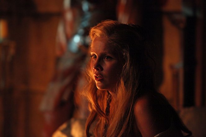 The Vampire Diaries - The Five - Van film - Claire Holt