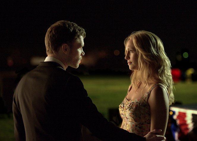 The Vampire Diaries - Graduation - Van film - Joseph Morgan, Candice King