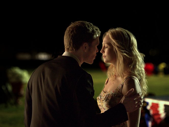 The Vampire Diaries - Graduation - Van film - Joseph Morgan, Candice King
