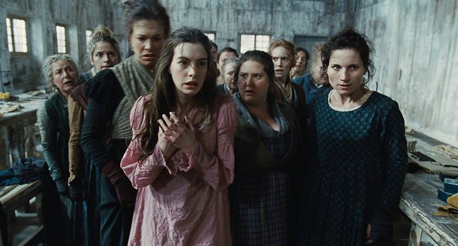 Les Misérables - Van film - Hannah Waddingham, Anne Hathaway, Kate Fleetwood