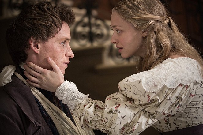 Bídníci - Z filmu - Eddie Redmayne, Amanda Seyfried