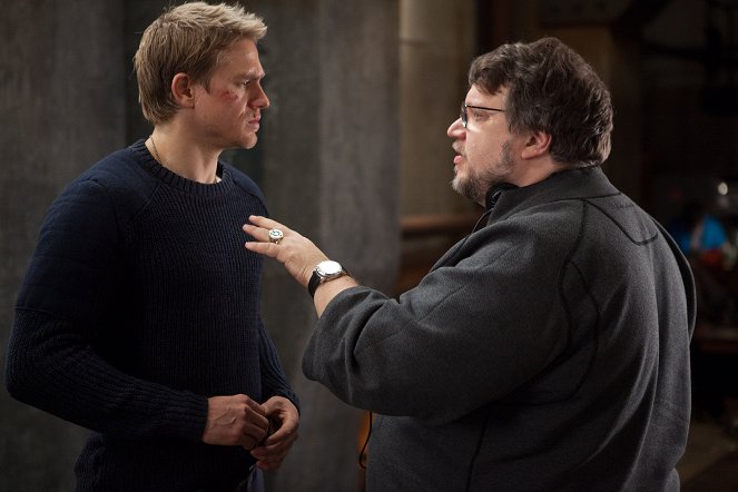 Pacific Rim - Dreharbeiten - Charlie Hunnam, Guillermo del Toro