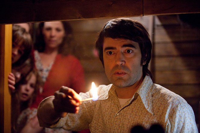 The Conjuring - Photos - Ron Livingston