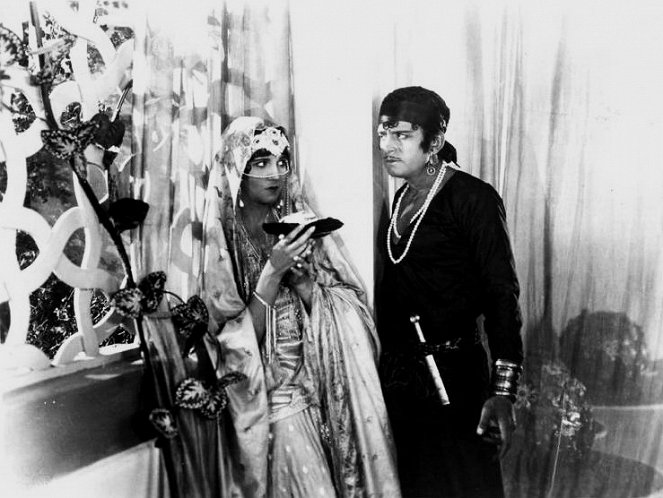 Zloděj z Bagdádu - Z filmu - Julanne Johnston, Douglas Fairbanks