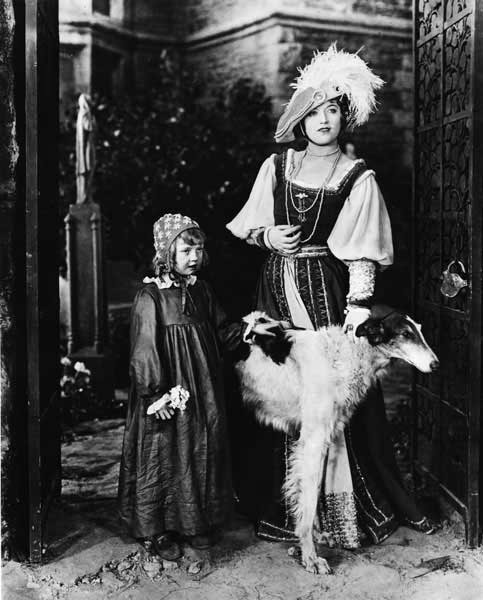 When Knighthood Was in Flower - Filmfotos - Marion Davies