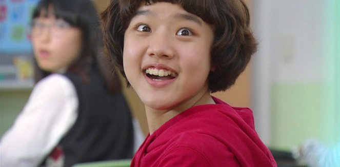 Yeowangui kyosil - De la película - Hyang-gi Kim