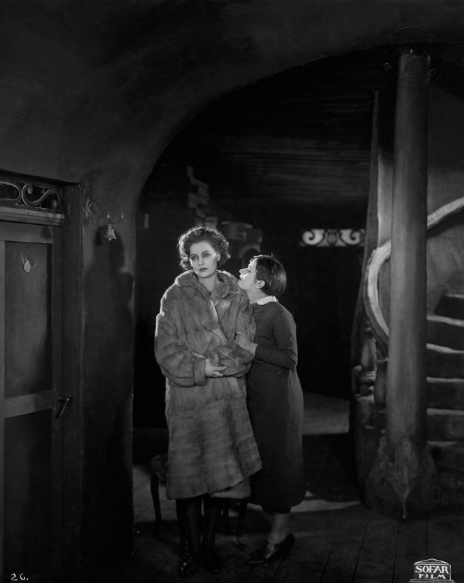 A bánatos utca - Filmfotók - Greta Garbo, Valeska Gert