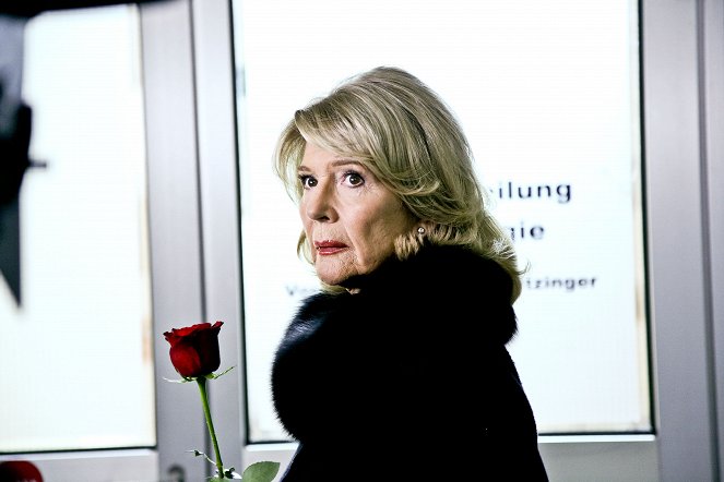 Glücksbringer - De la película - Christiane Hörbiger