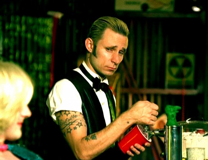 Green Day - Holiday - Van film - Mike Dirnt