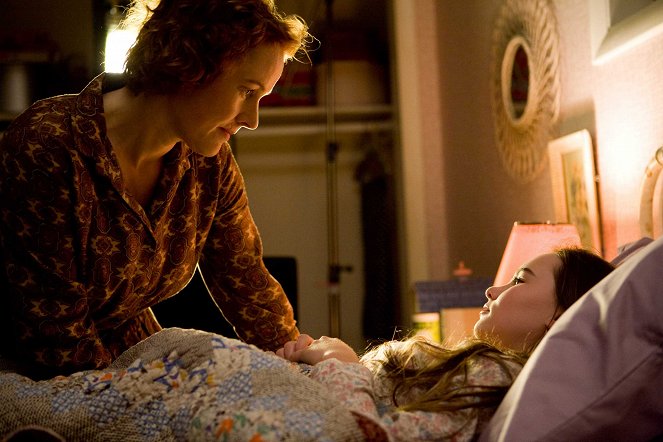 Dziewczyna i chłopak - wszystko na opak - Z filmu - Penelope Ann Miller, Madeline Carroll