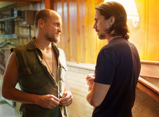 Para Além das Cinzas - Do filme - Woody Harrelson, Christian Bale
