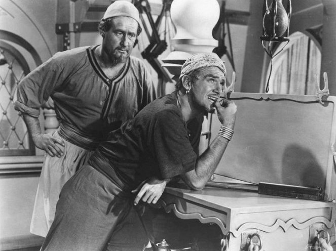 Sindbad, der Seefahrer - Filmfotos - George Tobias, Douglas Fairbanks Jr.