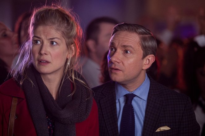 U Konce světa - Z filmu - Rosamund Pike, Martin Freeman