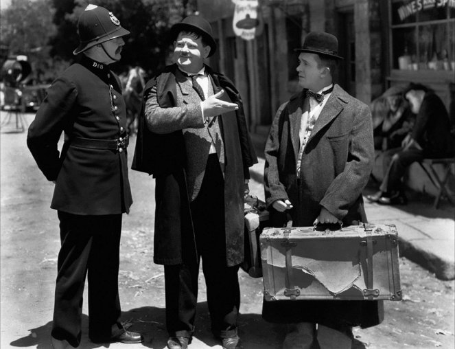 Bonnie Scotland - Filmfotók - Oliver Hardy, Stan Laurel