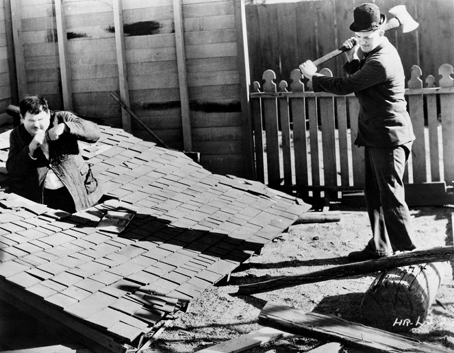 One Good Turn - Photos - Oliver Hardy, Stan Laurel