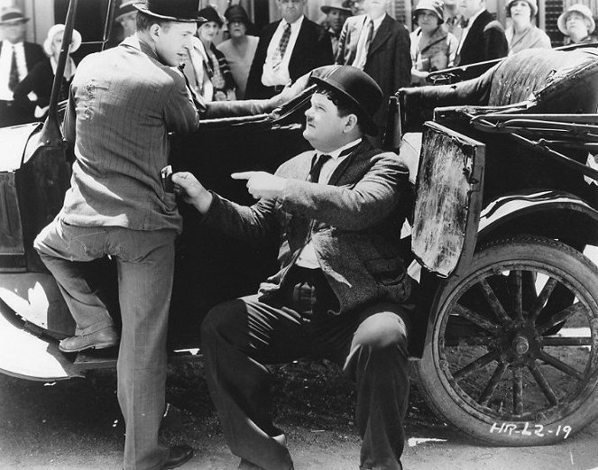 One Good Turn - Photos - Stan Laurel, Oliver Hardy