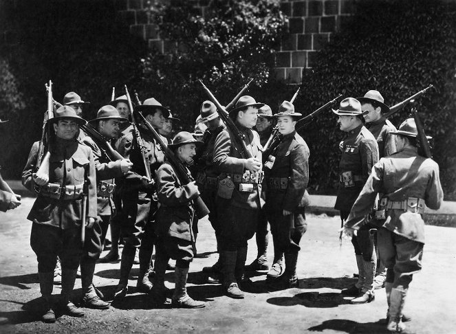Suruttomat sotapojat - Kuvat elokuvasta - Oliver Hardy, Stan Laurel