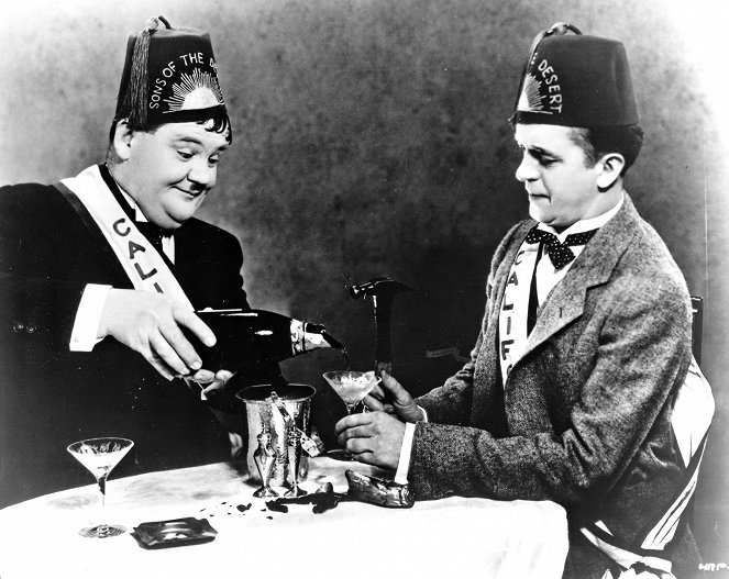 Les Compagnons de la nouba - Film - Oliver Hardy, Stan Laurel