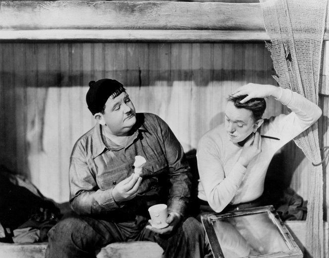 Dick und Doof - Spuk im Jenseits - Filmfotos - Oliver Hardy, Stan Laurel