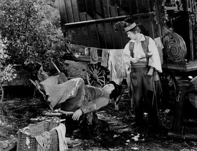 Cigánske dievča - Z filmu - Oliver Hardy, Stan Laurel