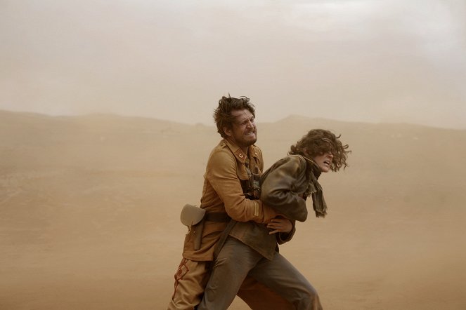 Niebo nad Saharą - Z filmu - Guillaume Canet, Marion Cotillard