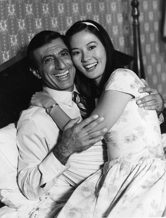 After M*A*S*H - Del rodaje - Jamie Farr, Rosalind Chao