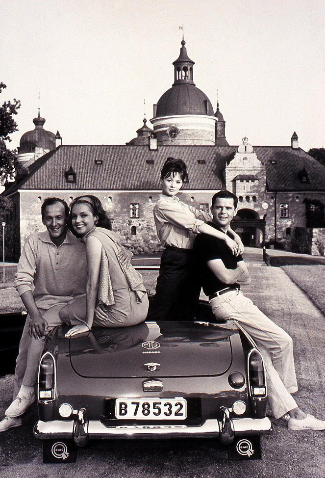 Schloß Gripsholm - Werbefoto - Nadja Tiller, Jana Brechova, Walter Giller
