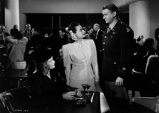 Laivasto pulassa - Kuvat elokuvasta - Olivia de Havilland, Sonny Tufts