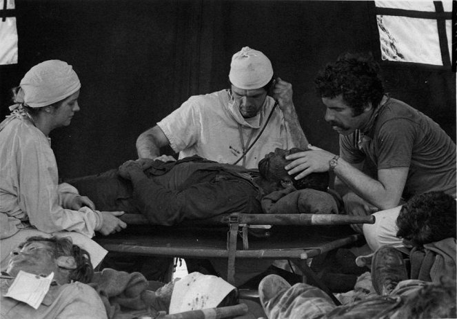 MASH - Armeijan liikkuva kenttäsairaala - Kuvat elokuvasta - Tom Skerritt, Elliott Gould