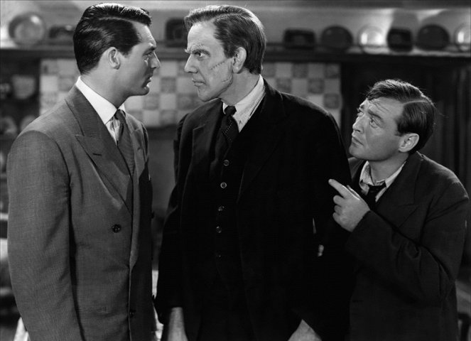 Jezinky a bezinky - Z filmu - Cary Grant, Raymond Massey, Peter Lorre