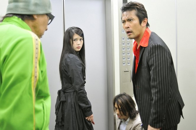 Akumu no elevator - Filmfotos - Aimi Satsukawa, Masaaki Uchino