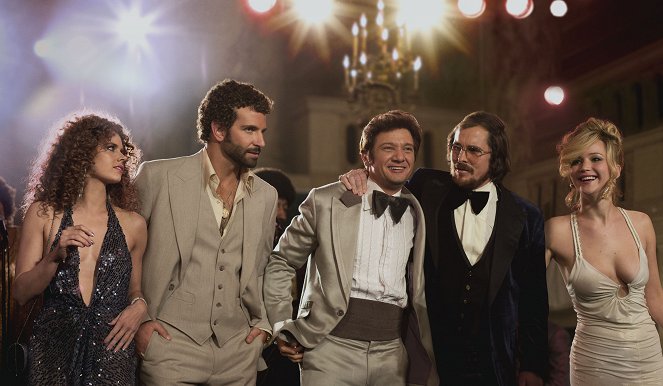 American Hustle - Z filmu - Amy Adams, Bradley Cooper, Jeremy Renner, Christian Bale, Jennifer Lawrence