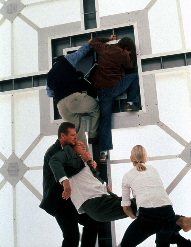 Cube 2: Hypercube - Photos - Geraint Wyn Davies, Bruce Gray