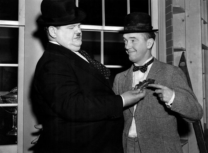 Kaksi pölkkypäätä - Kuvat elokuvasta - Oliver Hardy, Stan Laurel
