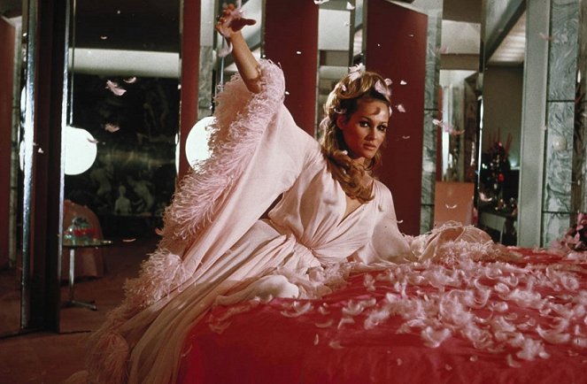 Casino Royale - Kuvat elokuvasta - Ursula Andress
