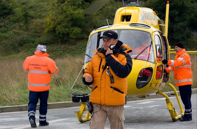 Film o seriálu: Sanitka 2 - Návrat po 30 letech - Photos - Filip Renč